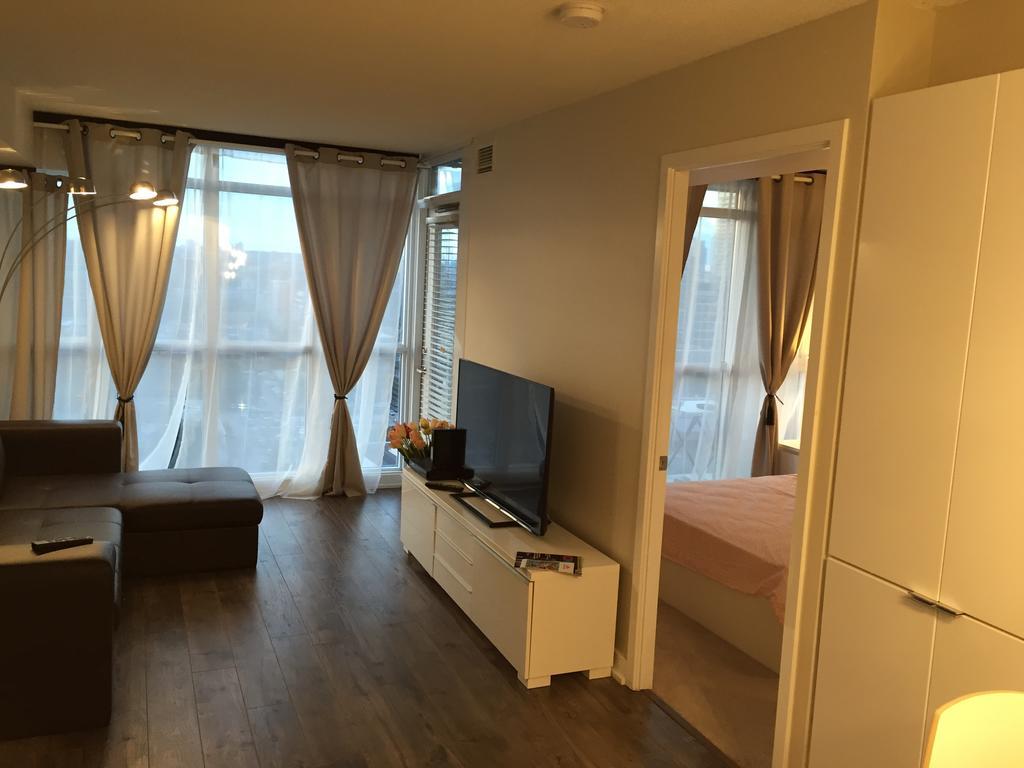 A&A Suites In The Heart Of Downtown טורונטו מראה חיצוני תמונה